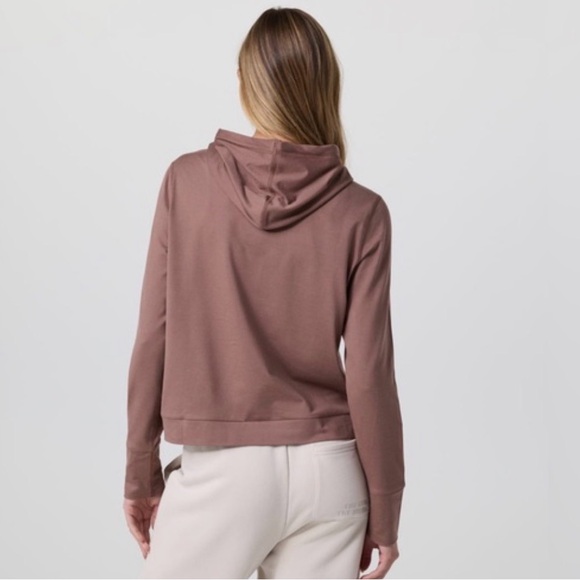 NWT Vuori Women’s Halo Essential Hoodie Cardamom Heather - Picture 2 of 6